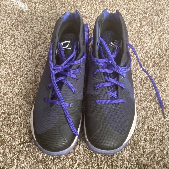 SC Under armor basketball shoes - Picture 1 of 3